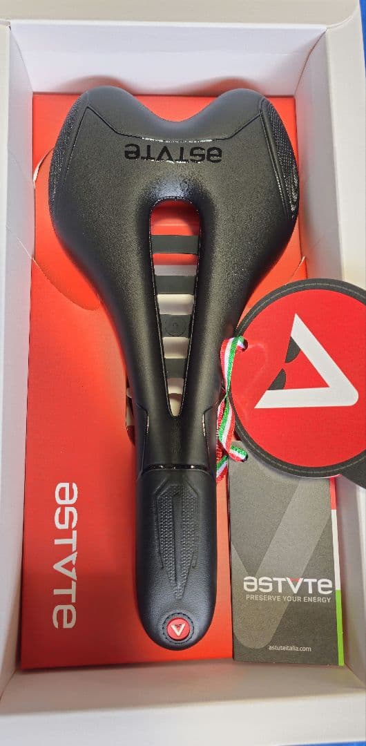 未使用 ASTVTEアスチュート SKYLINE-VT TACA 穴あきサドル