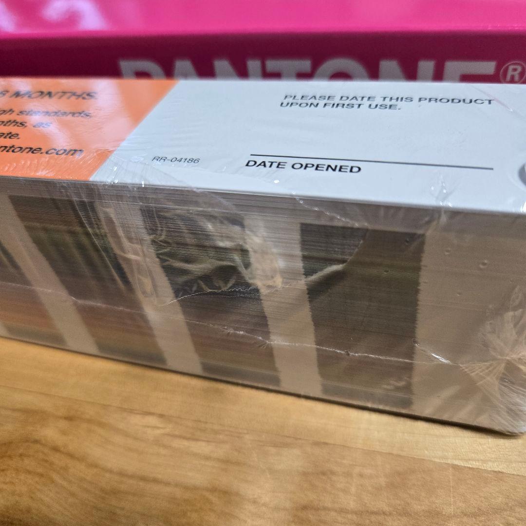 新品PANTONE FormulaGuide Solid Uncoated