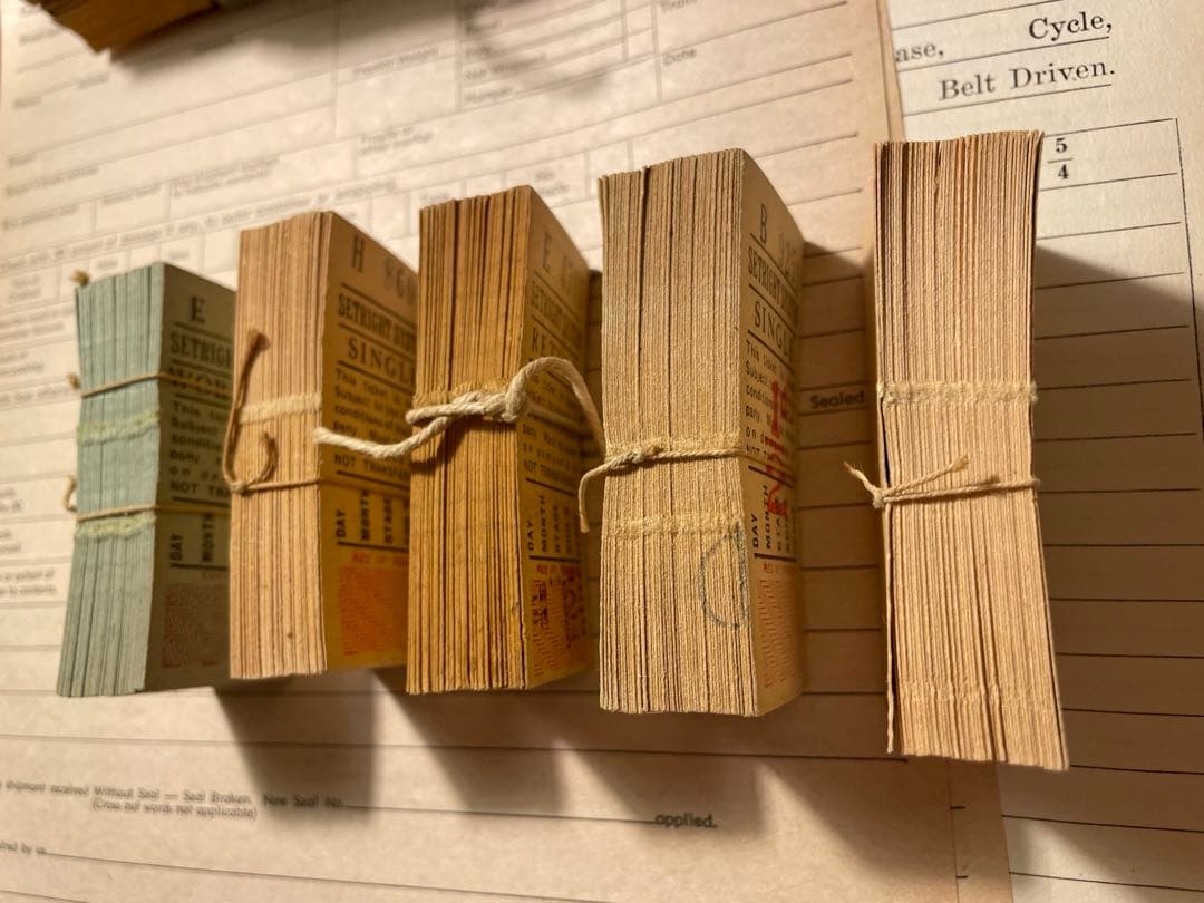 海外チケット束5個　イギリスばらチケット8枚　ヴィンテージ鉄道荷物札13枚