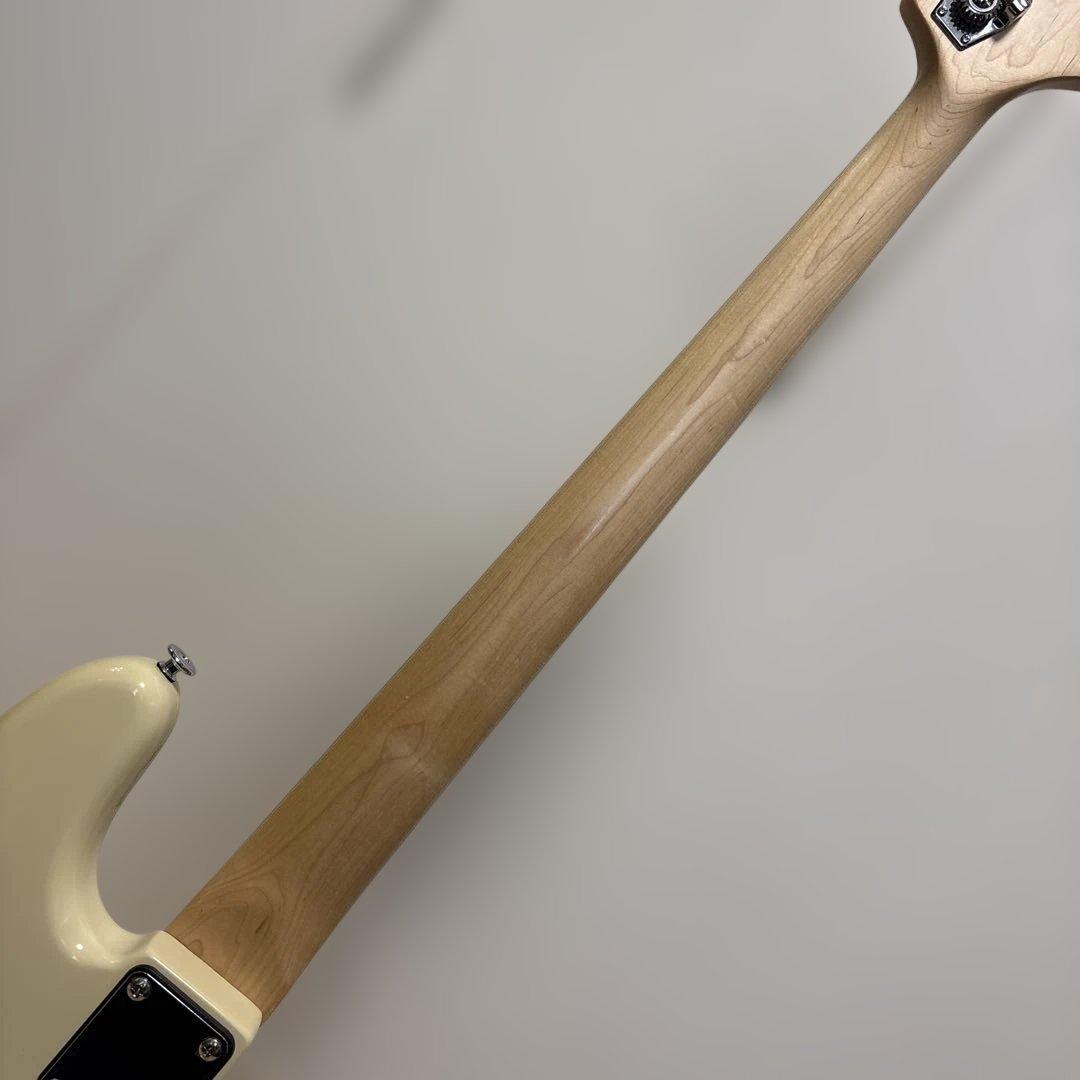 Bacchus bjb-1r-lh エレキベース アイボリー