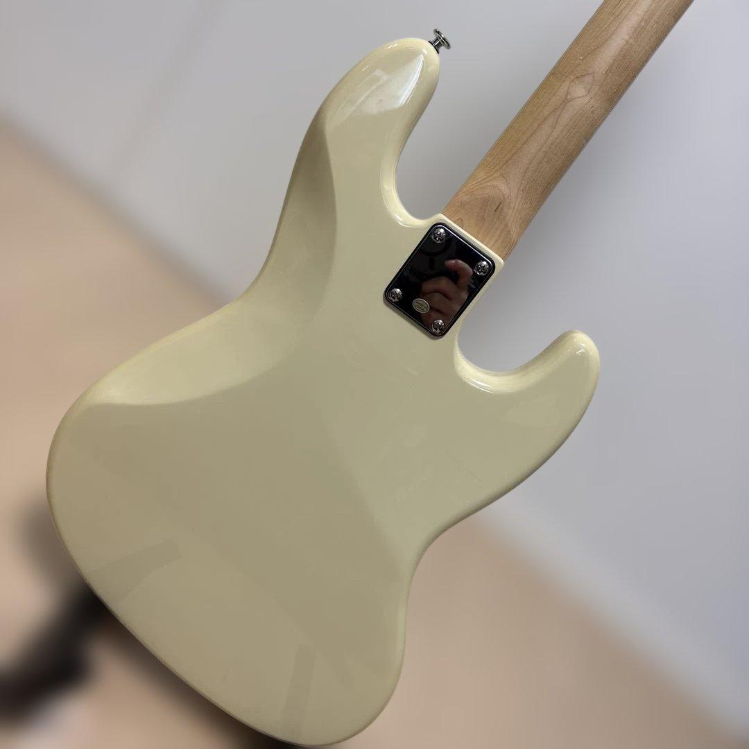 Bacchus bjb-1r-lh エレキベース アイボリー