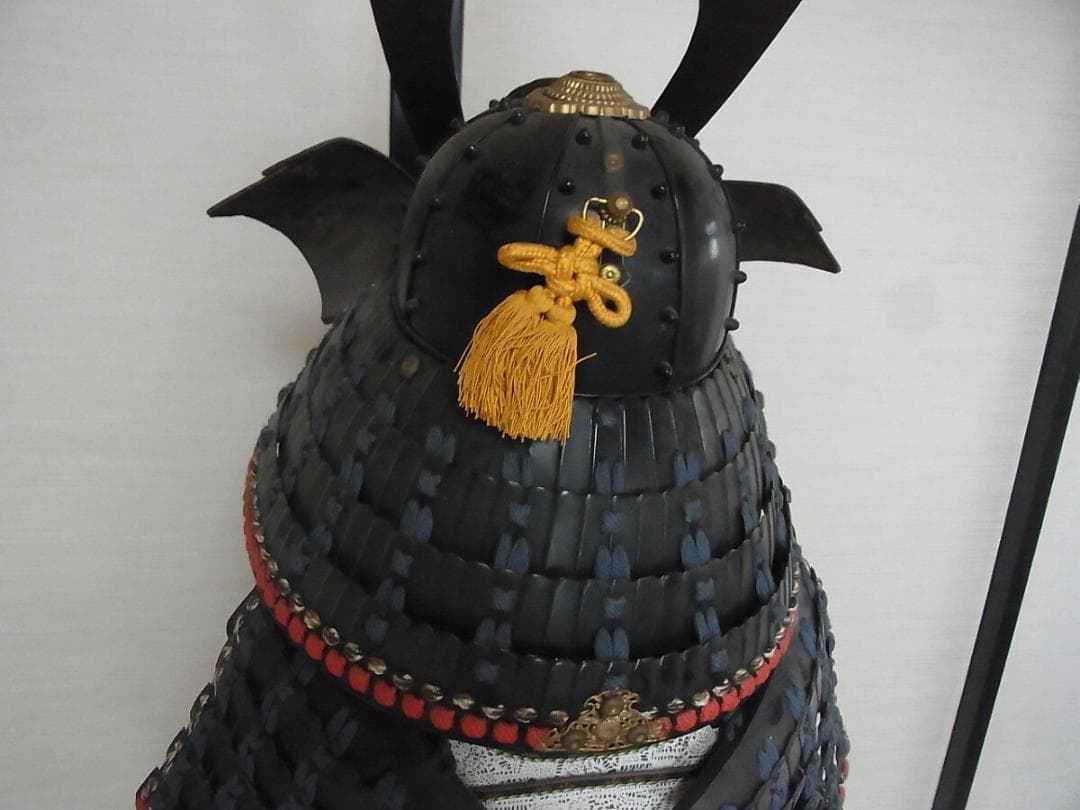 着払い・2個口発送　武具甲冑 鎧兜 鎧櫃 等身大　丸に木瓜　現代鎧