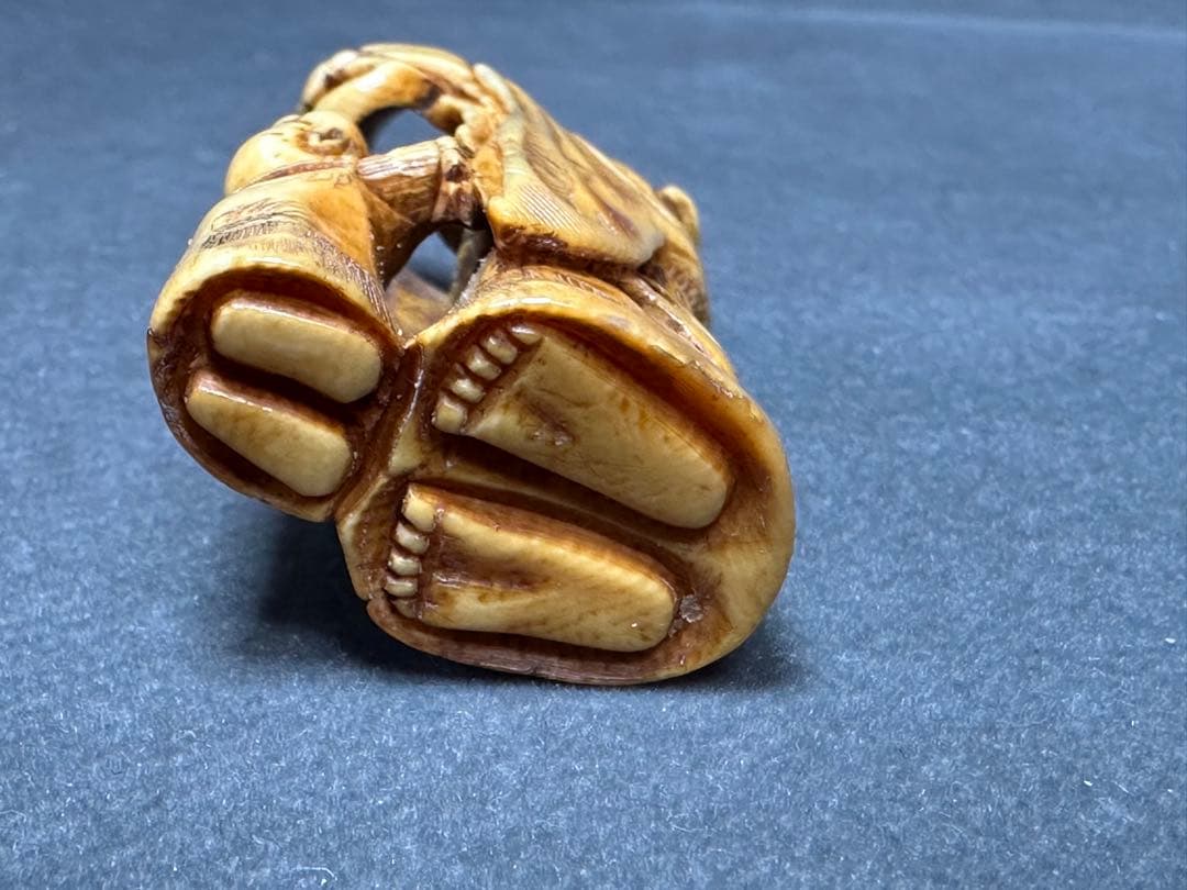 極上　根付　面と唐子　天然素材　アンティーク　和彫　置物　骨董　飾り物　古美術品