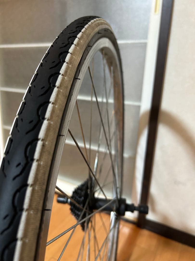 前後タイヤ 700c ロードバイク/クロスバイク 7加速（ボルト式アクスル）