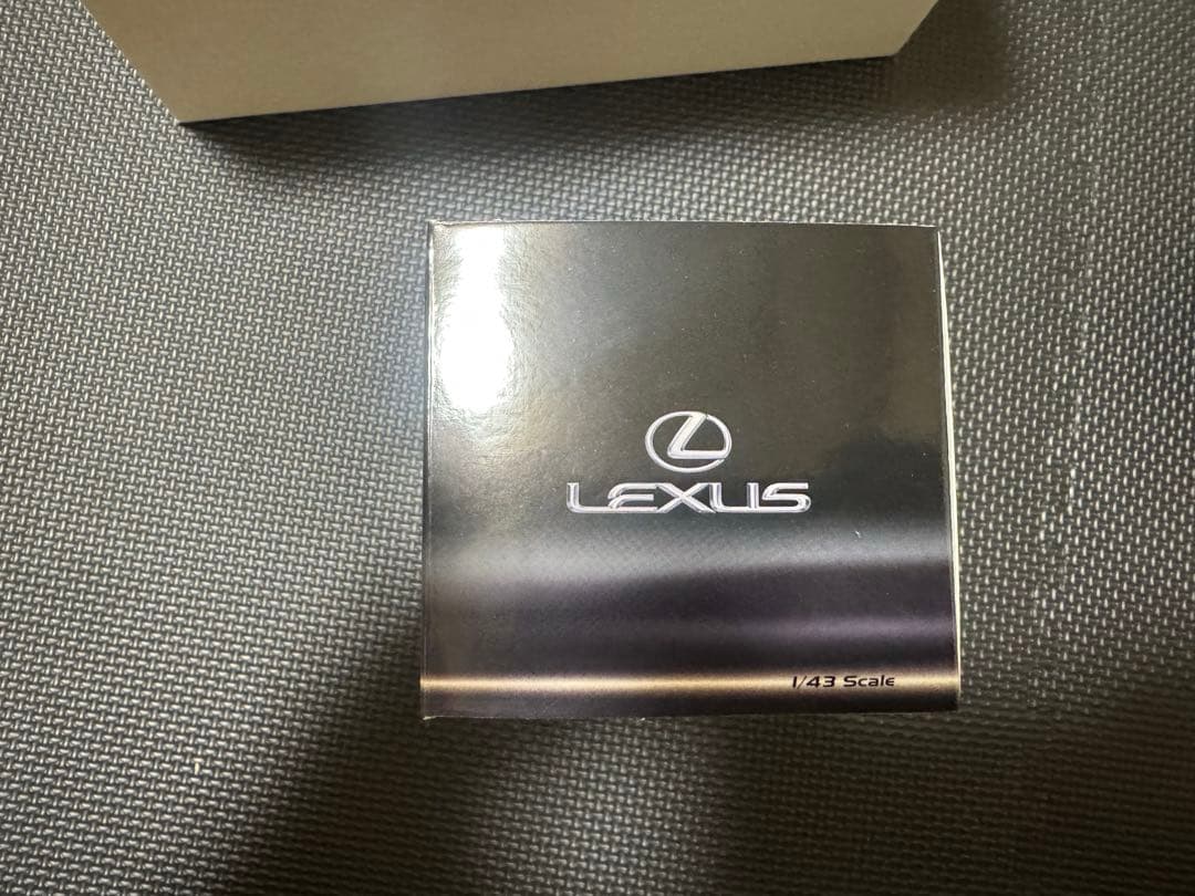 レクサス LM 1/43 左ハンドル ソニックチタニウム