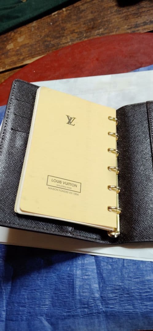 ヴィトンの手帳