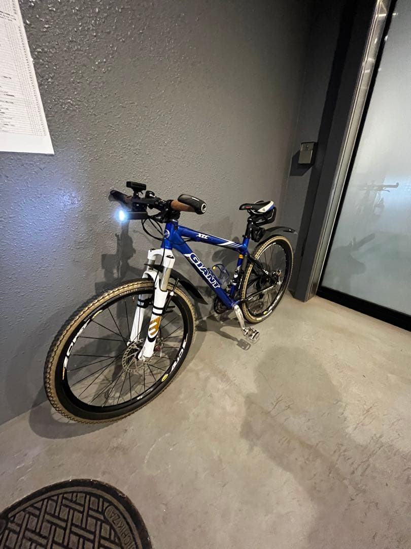 今日だけ値下げGIANマウンテンバイク 青 コルクグリップ LEDライト