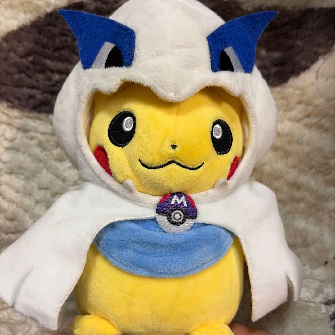 ピカチュウ ぬいぐるみ 白いマント