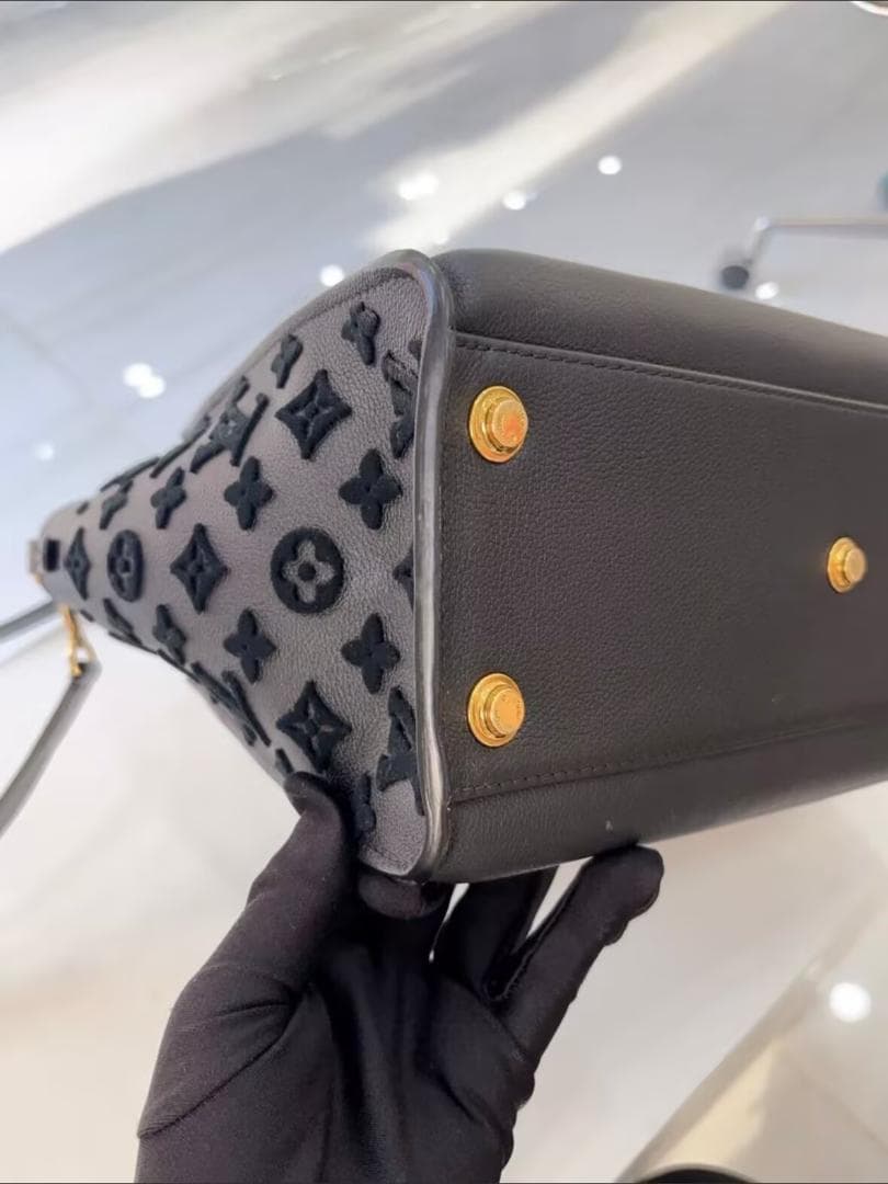 【新品同様】On My Side ブラック ショルダーバッグ