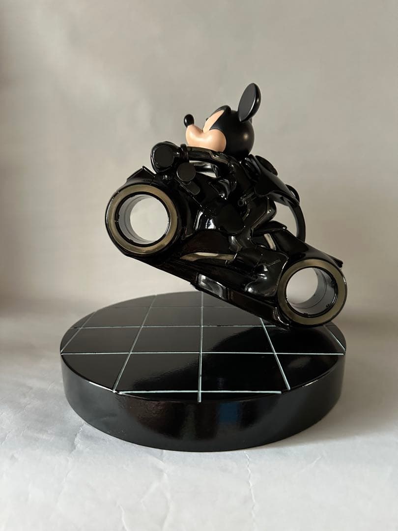 世界500台限定　ミッキー　トロン　フィギュア　上海ディズニー