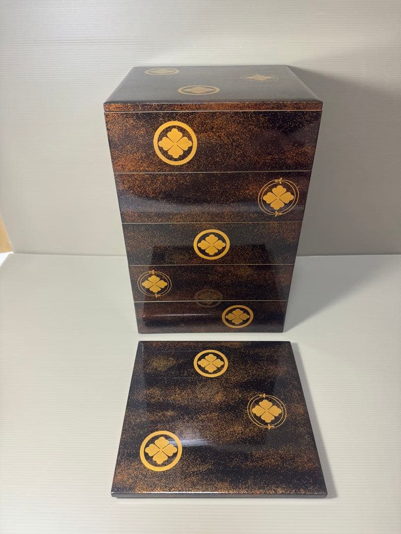 2088 輪島塗り　沈金重箱　金蒔絵　蓋2枚　5重　高級