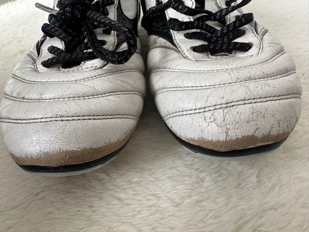 Mizuno Morelia スパイク ホワイト/ブラック/レッド24.5センチ