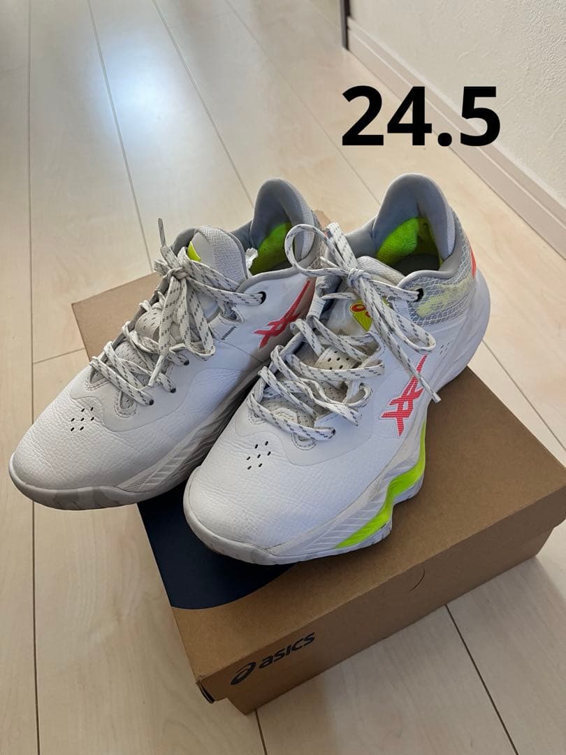 アシックス　ノヴァサージ　LOW ホワイト　サンライズレッド　24.5センチ