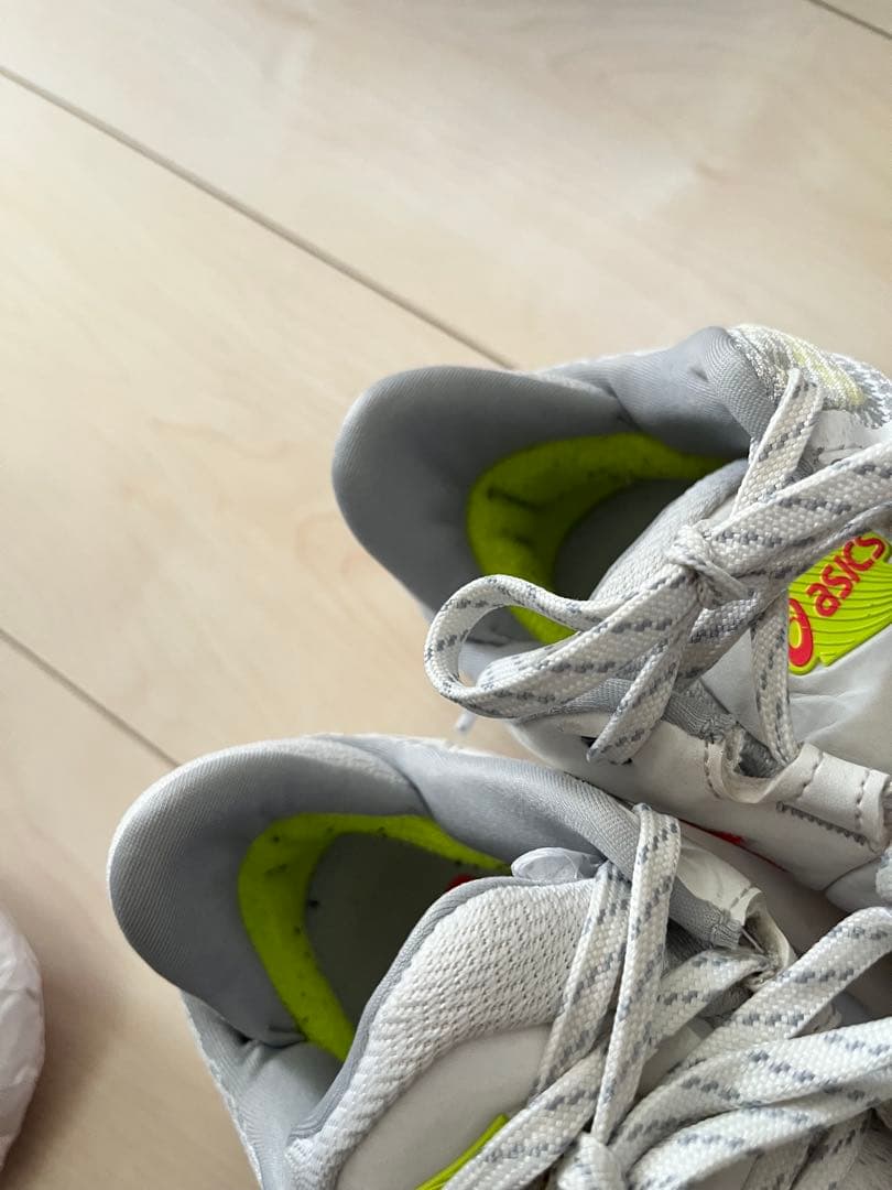 アシックス　ノヴァサージ　LOW ホワイト　サンライズレッド　24.5センチ