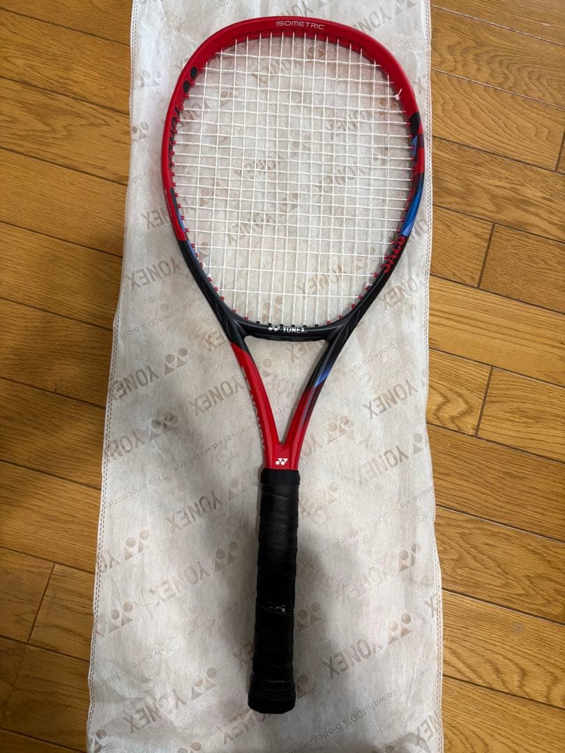 YONEX Vcore100 300gレッド/ブラック　yonex不織布袋付き♡