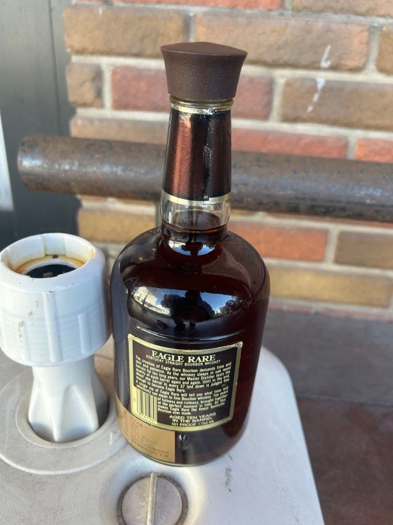 EAGLE RARE 10年 バーボンウイスキー 750ml