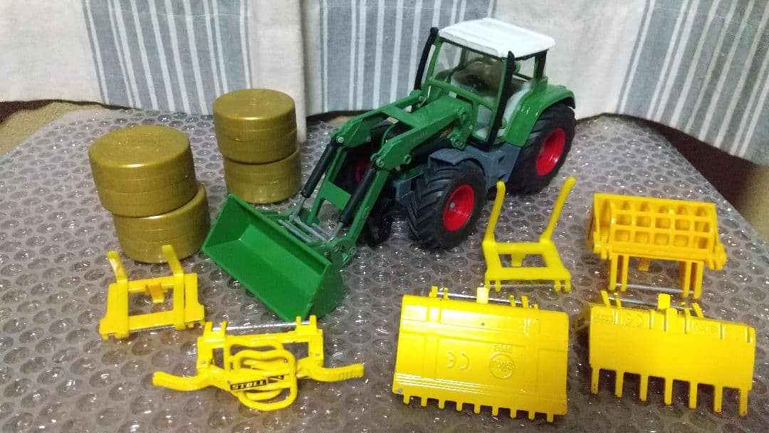 最終値下げ！ジク　ビックサイズ　フェント　ローダー　トラクター　純正パーツ多数