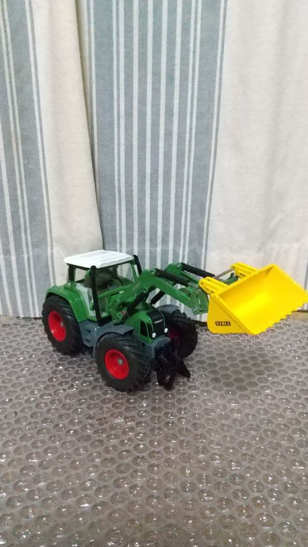 最終値下げ！ジク　ビックサイズ　フェント　ローダー　トラクター　純正パーツ多数