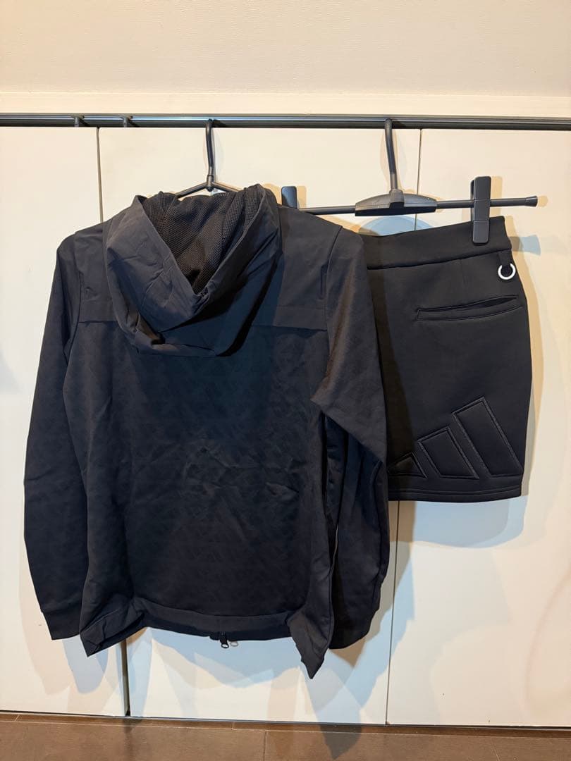 お値下げ　新品　adidas ジャケット　スカート　セット　S
