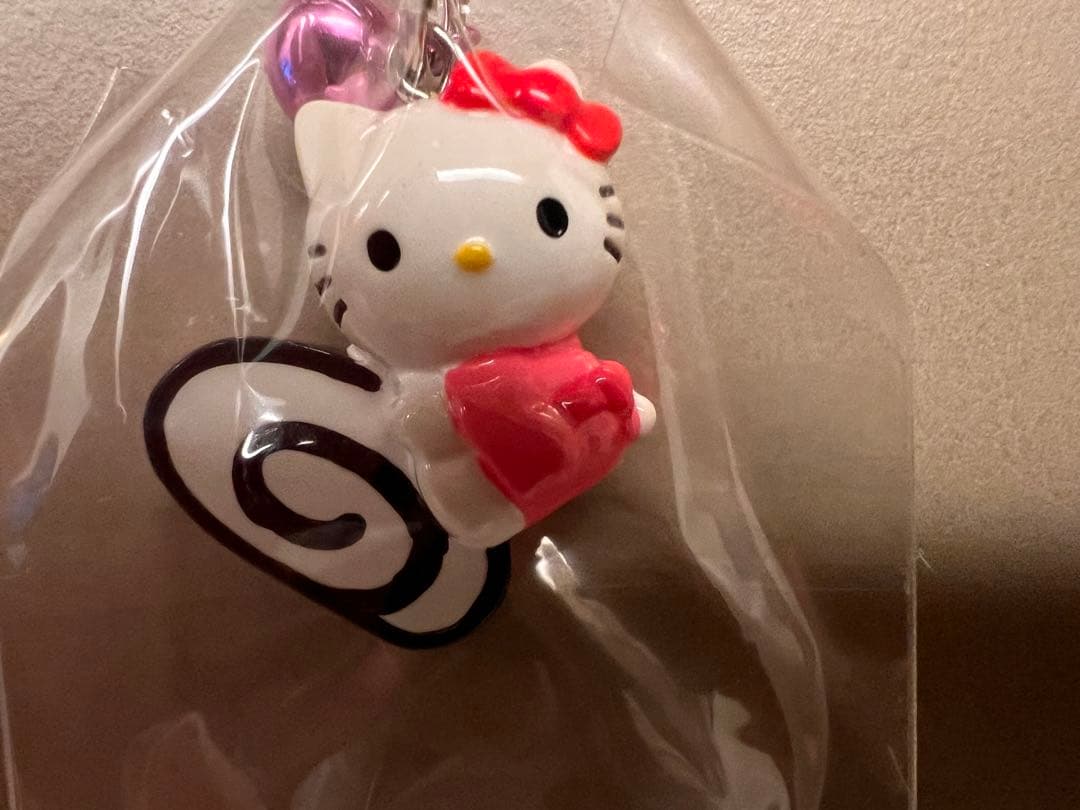 激レア【ご当地キティ】富山限定　昆布巻かまぼこ　梅かま　根付け　ストラップ