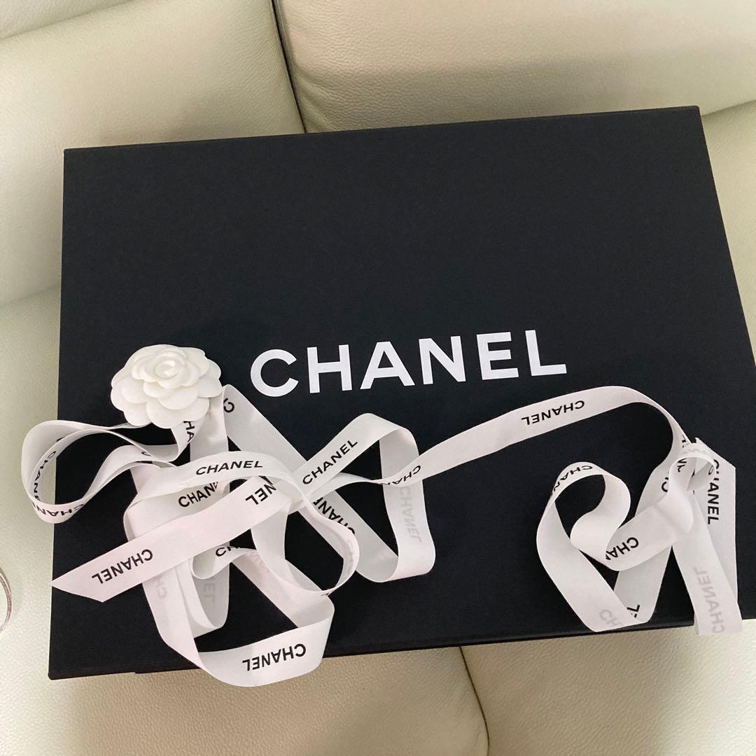 CHANEL ショッパー包装紙& 大きいサイズマグネット式箱、靴入れ空箱&リボン