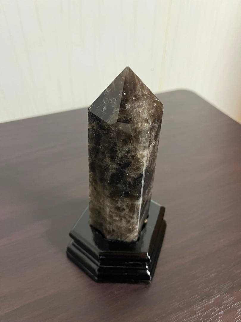 超希少　純天然黒水晶　モリオン鉱石六角柱　台座付き