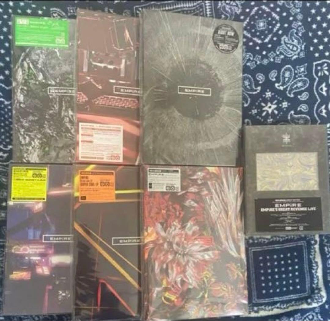 EMPiRE 初回生産限定盤 セットサイン入りポスターグッズまとめ売り。