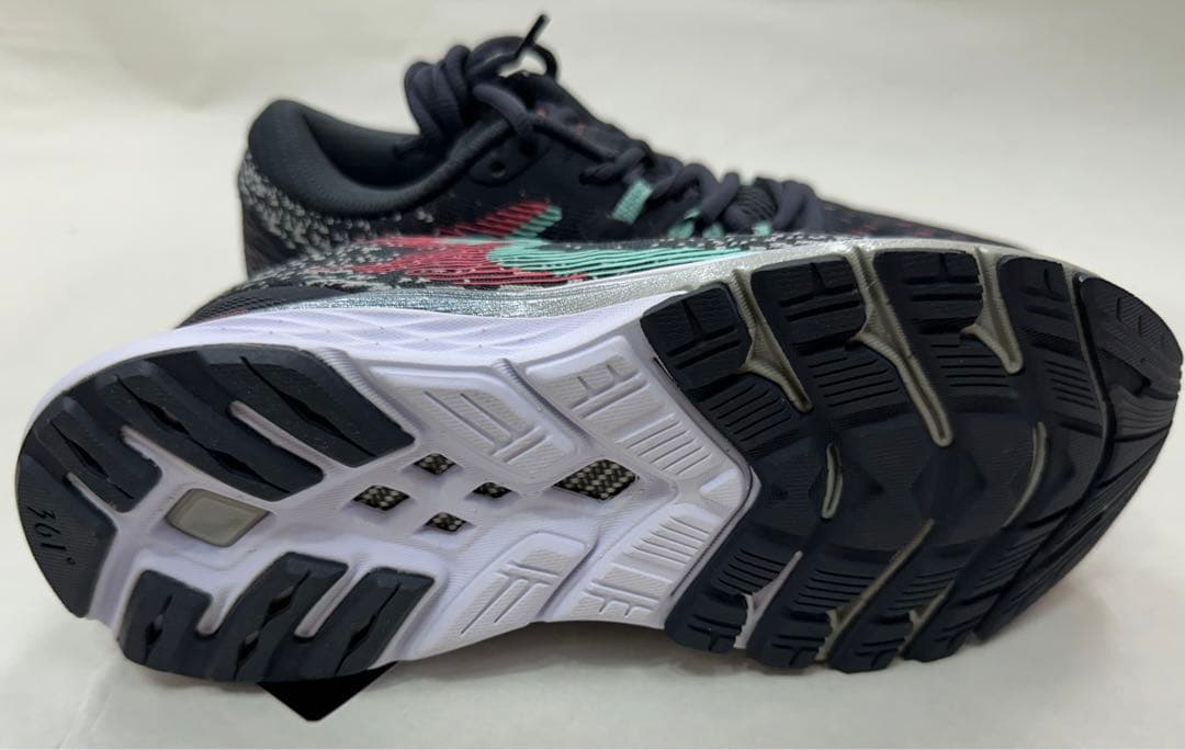 レディース 361°-SPIRE4 23.0cm ¥18,400-(税込)