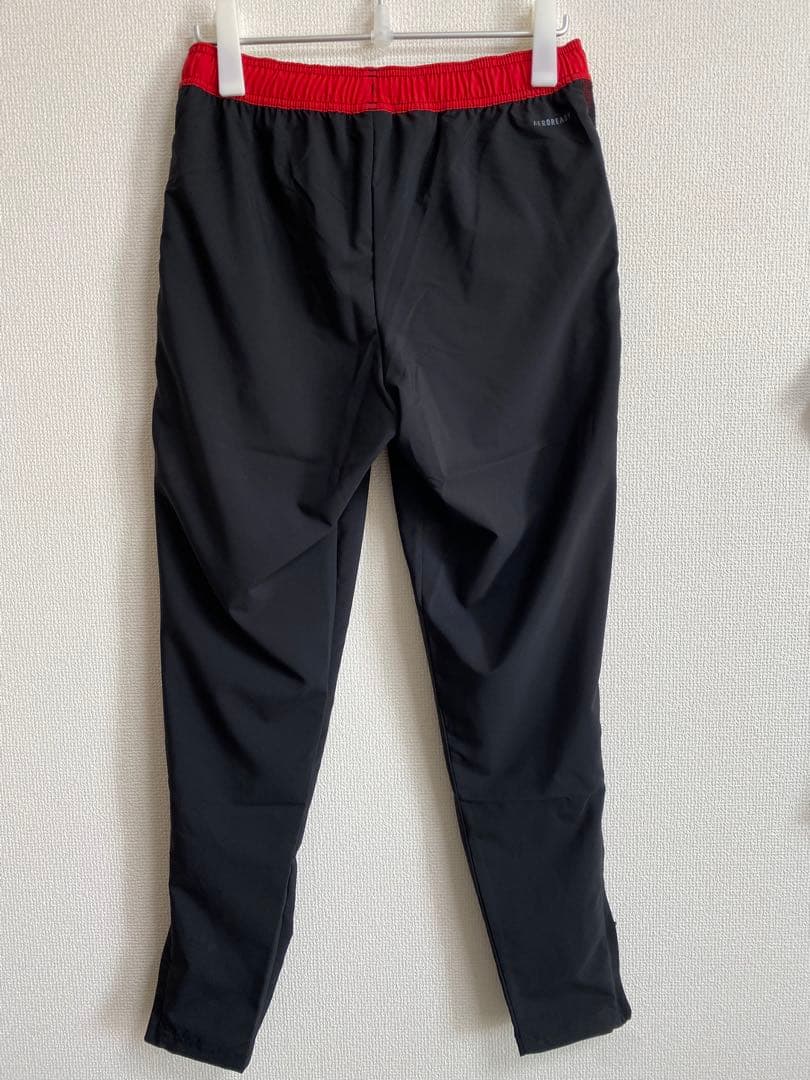 【未使用品】21-22 マンチェスターユナイテッドプレゼンテーションスーツ