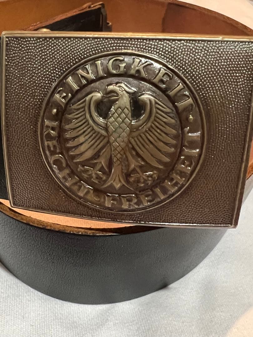 実物　西ドイツ軍　黒レザー 黒鷲アドラーの紋章バックル 外ベルト　統一と自由
