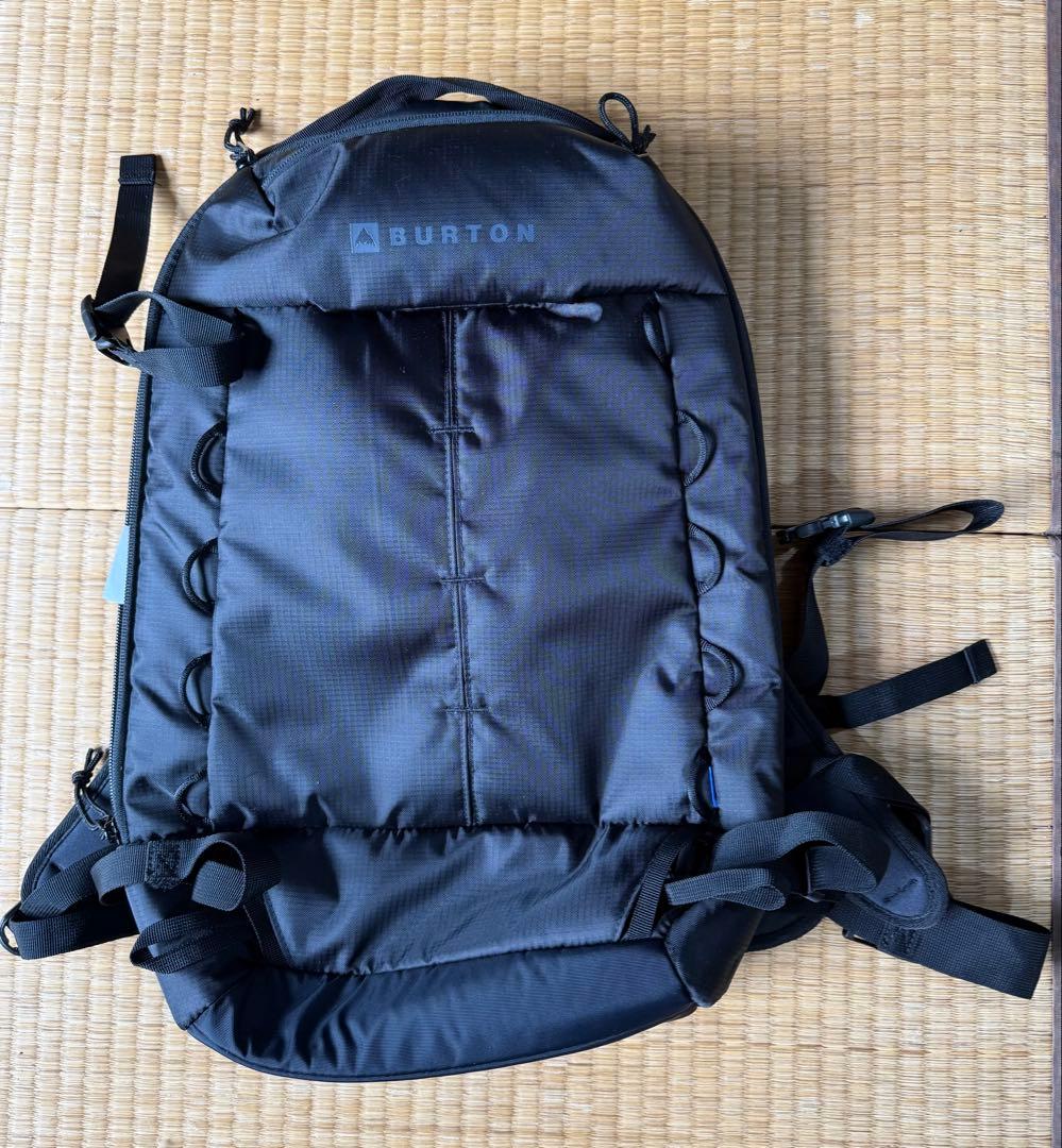 Burton サイドヒル 18L バックパック 黒