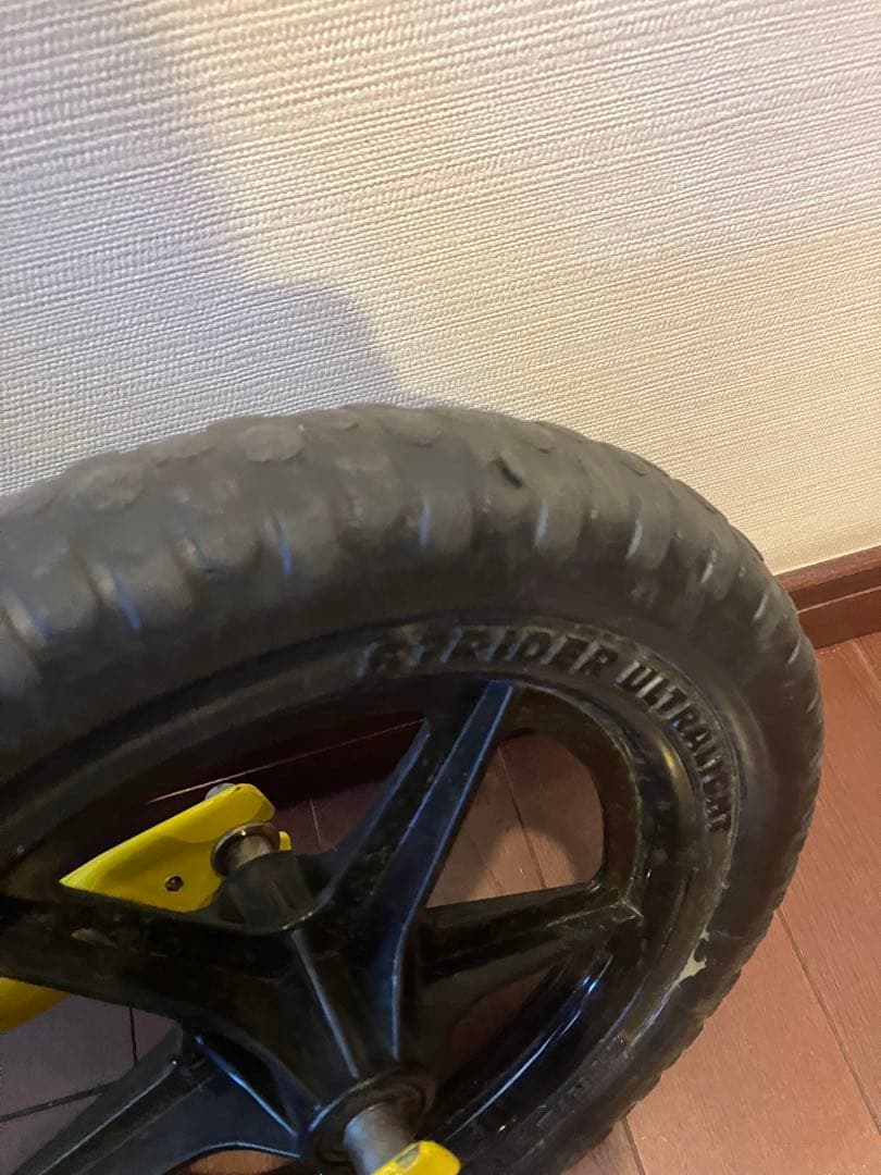 STRIDER ストライダー12インチスポーツモデル　バランスバイク イエロー