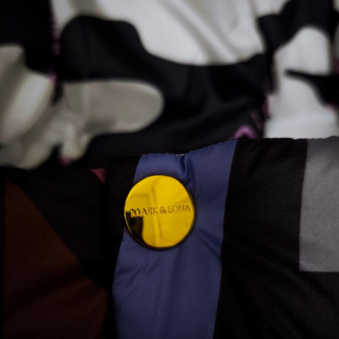 美品マークアンドロナ MARK&LONA総柄 リバーシブル ダウンジャケット48