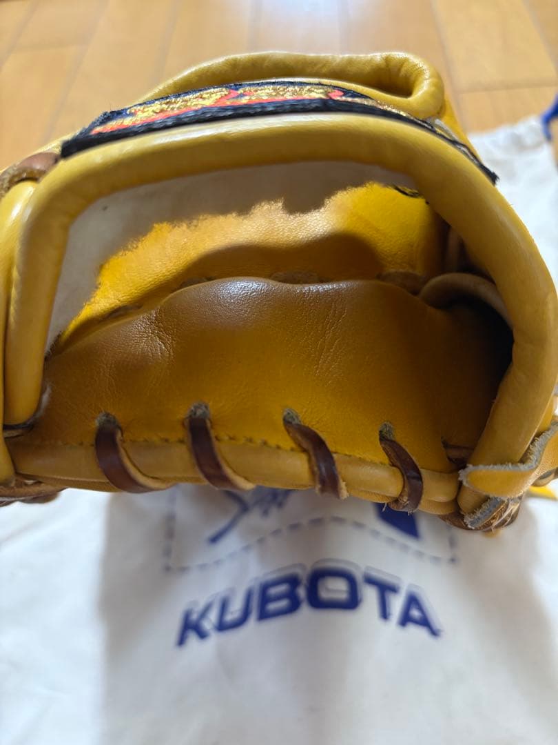 ＢＢＡ 軟式内野用グローブ（型付け済） イエロー 収納袋付き