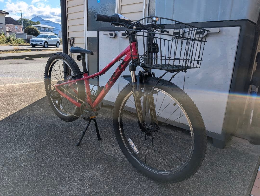 TREK プレキャリバー マゼンタ バスケット付き