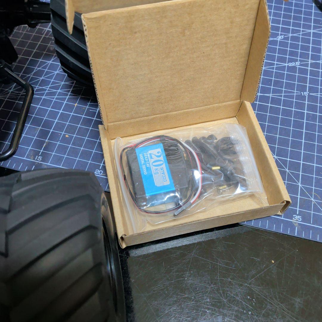 タミヤ ランチボックス ブラックエディション フルベア、サーボ、LED付き