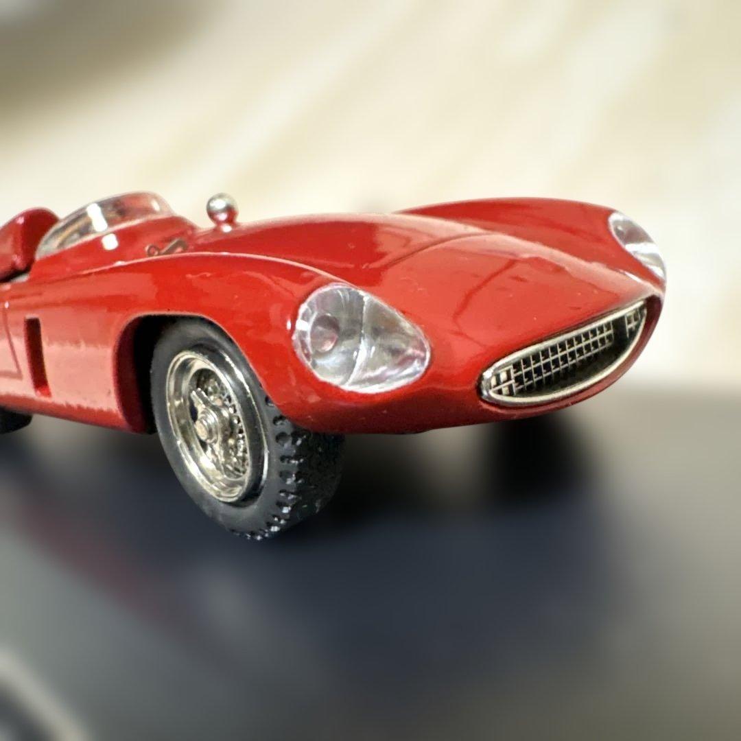 レッド ferrari250スポーツカー 1/43スケール