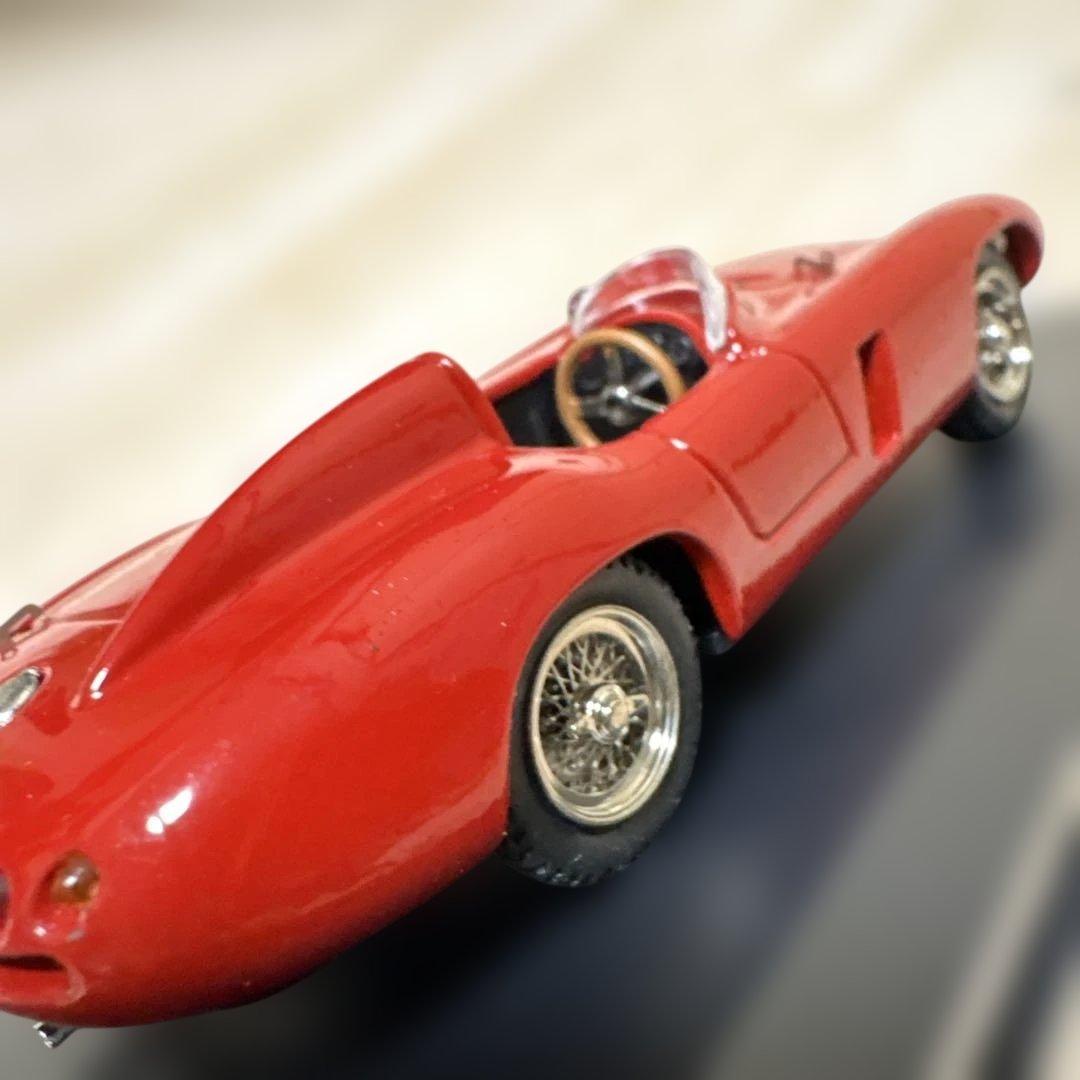 レッド ferrari250スポーツカー 1/43スケール