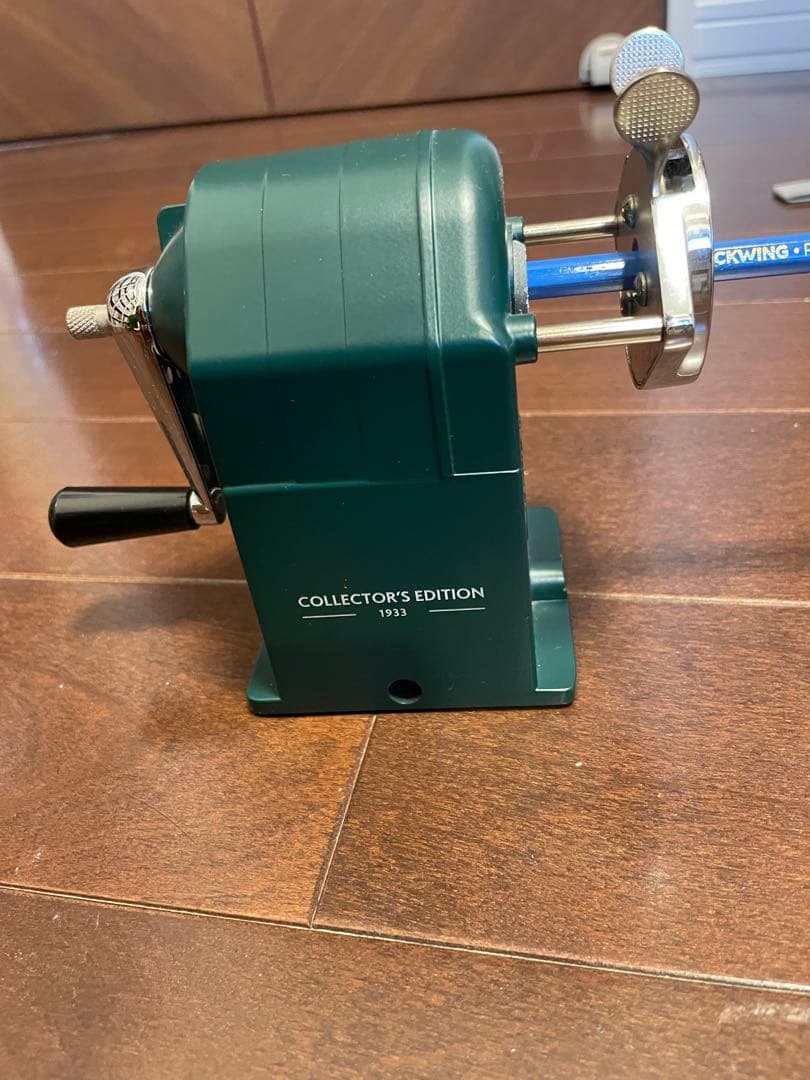 CARAN D'ACHE（カランダッシュ）メタルシャープナー ワンダーフォレスト