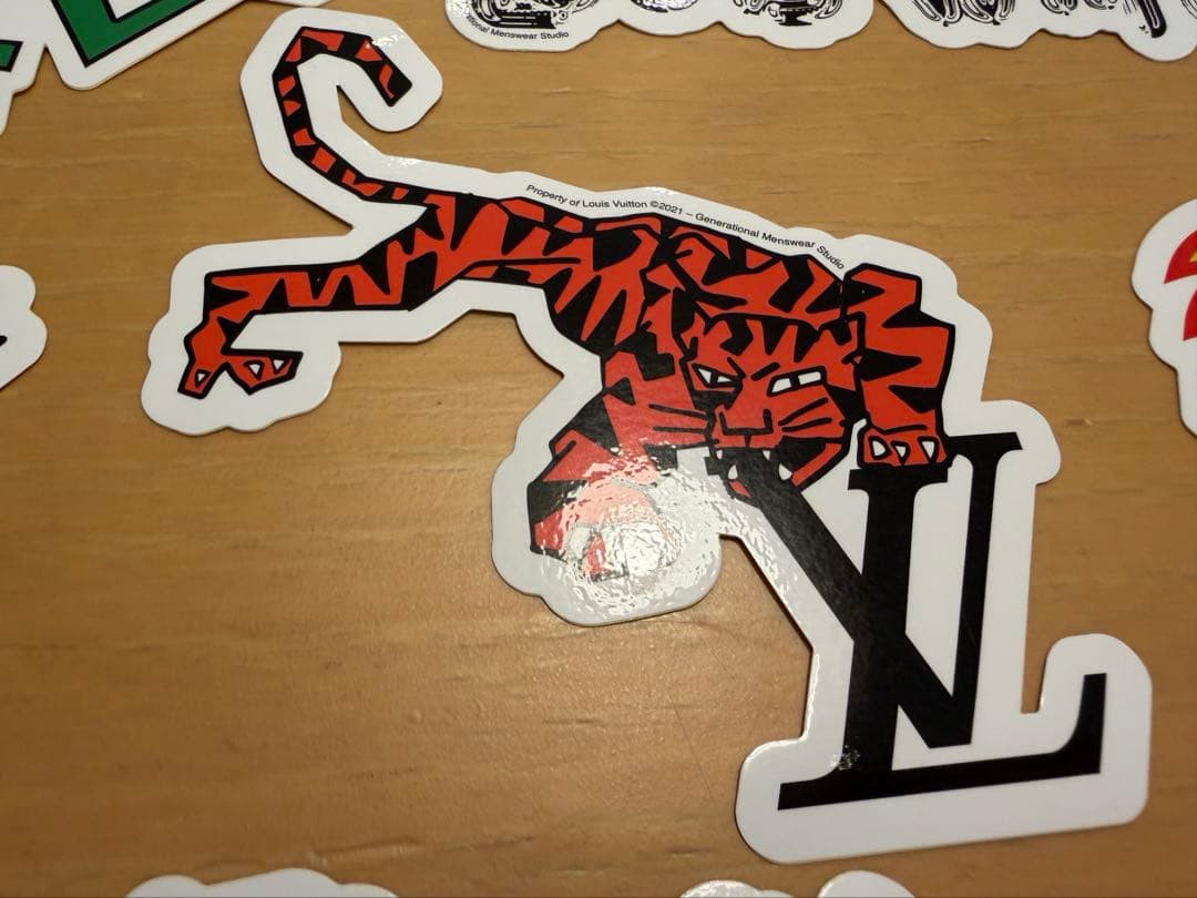 非売品 Louis Vuitton Virgil Abloh ステッカー