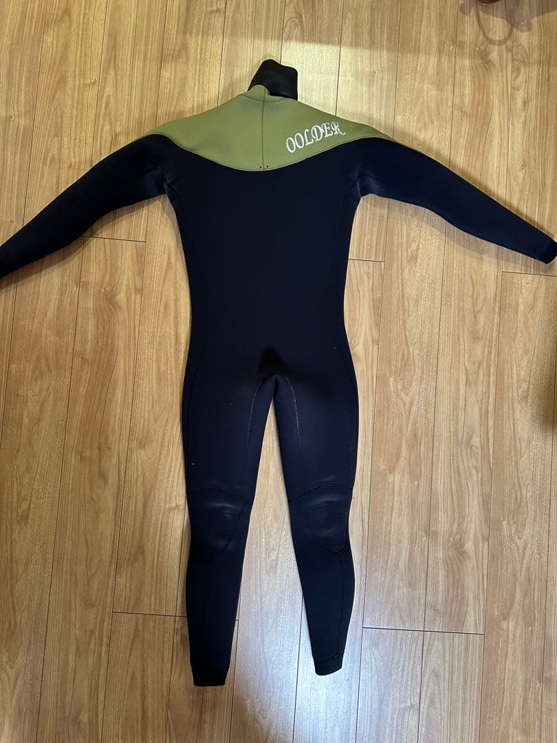 ウェットスーツ　セミドライ5mm-3mm ネックエントリータイプ