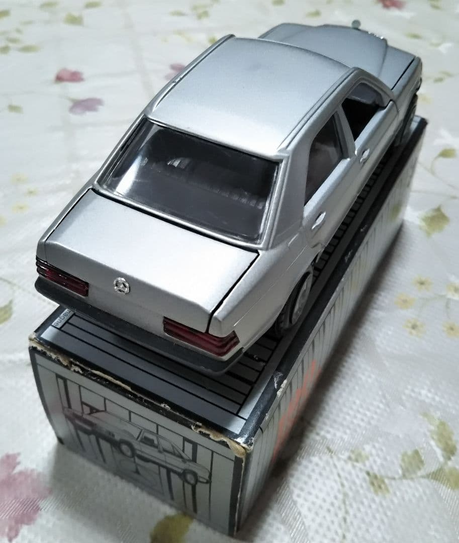 ●3418#0130　ドイツ製メルセデスベンツ190-190Eミニカー　1010