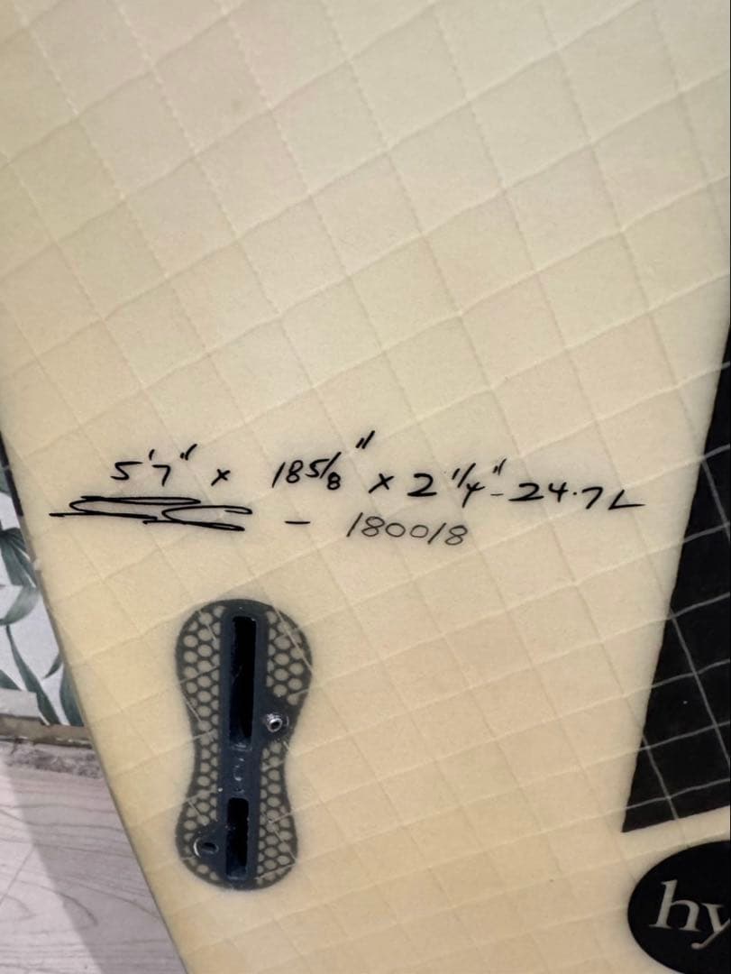 ひめちゃん【JＳサーフボード】MONSTA BOX Hyfi