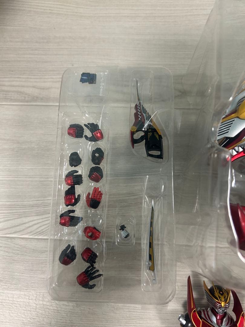 t854 SHFiguarts仮面ライダー龍騎サバイブ&ドラグランザー