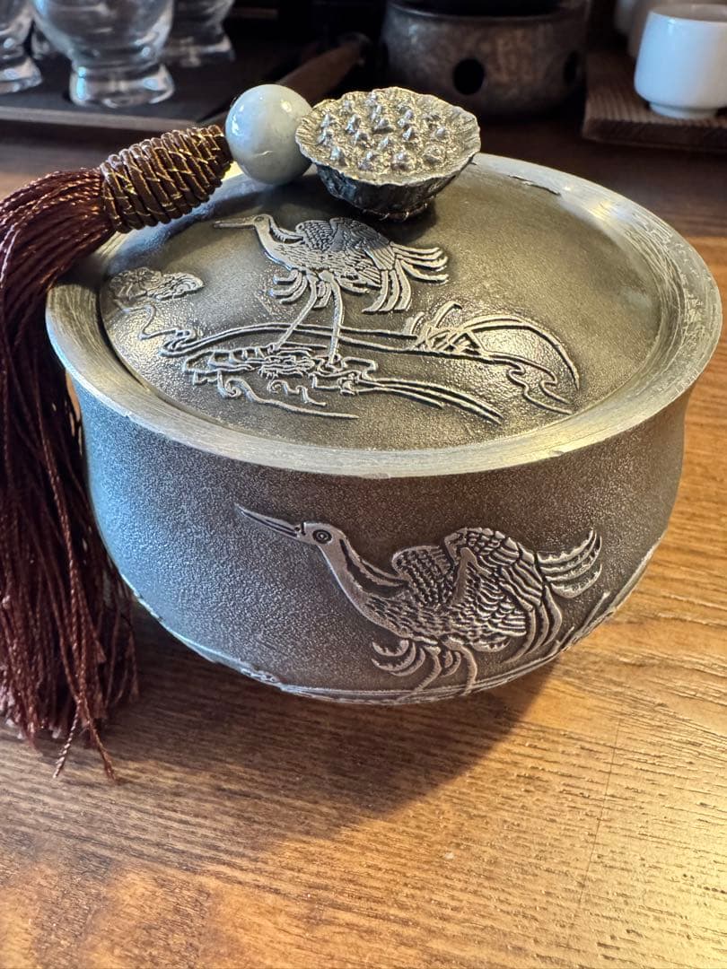 鶴彫刻の純錫製製茶釜