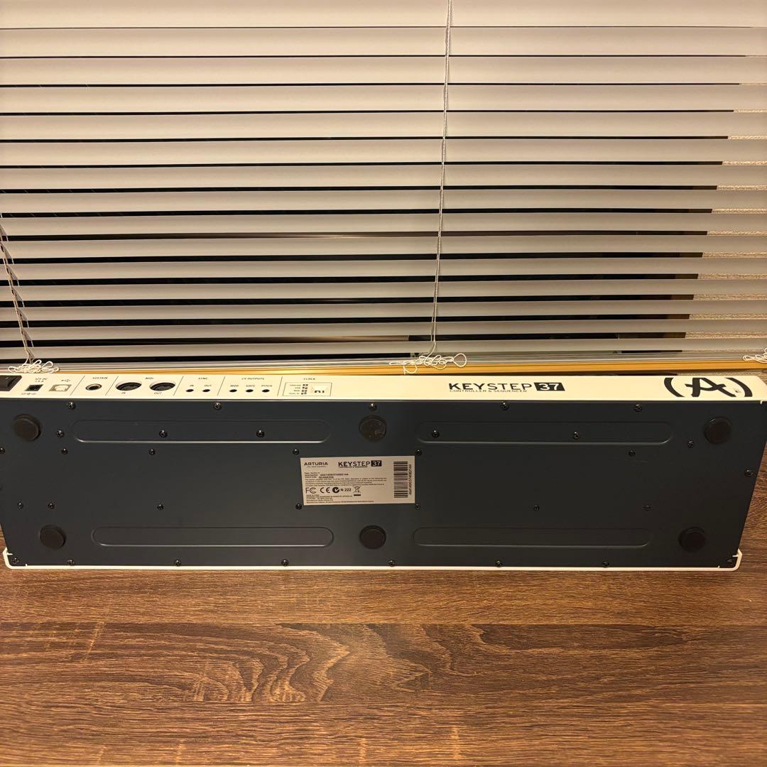 【美品】Arturia KeyStep 37 MIDIキーボード