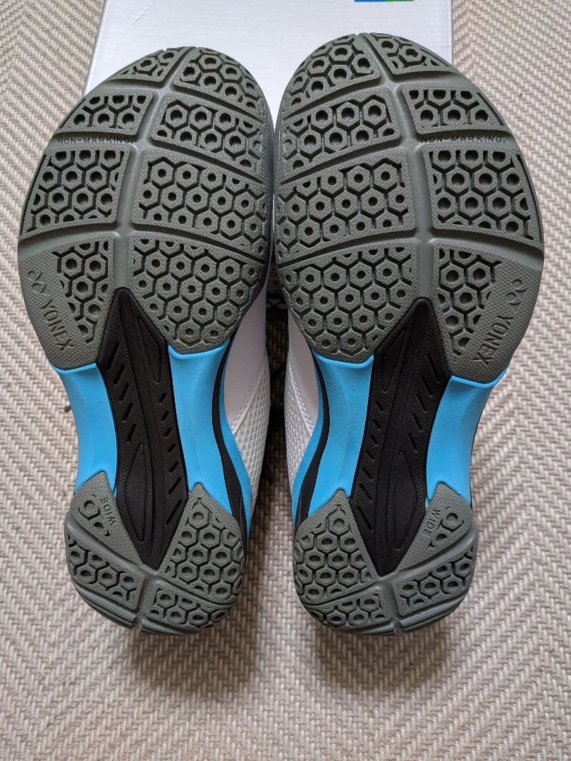 YONEX　バドミントンシューズ　SHBCF3W　24.5cm