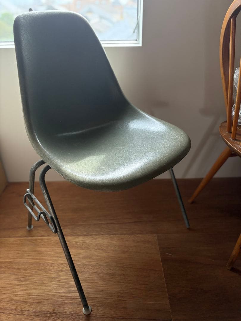 イームズハーマンミラーシェルチェア難あり