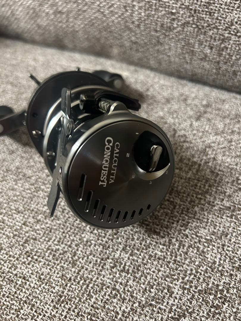 SHIMANO カルカッタコンクエストDC 200HG 右ハンドル