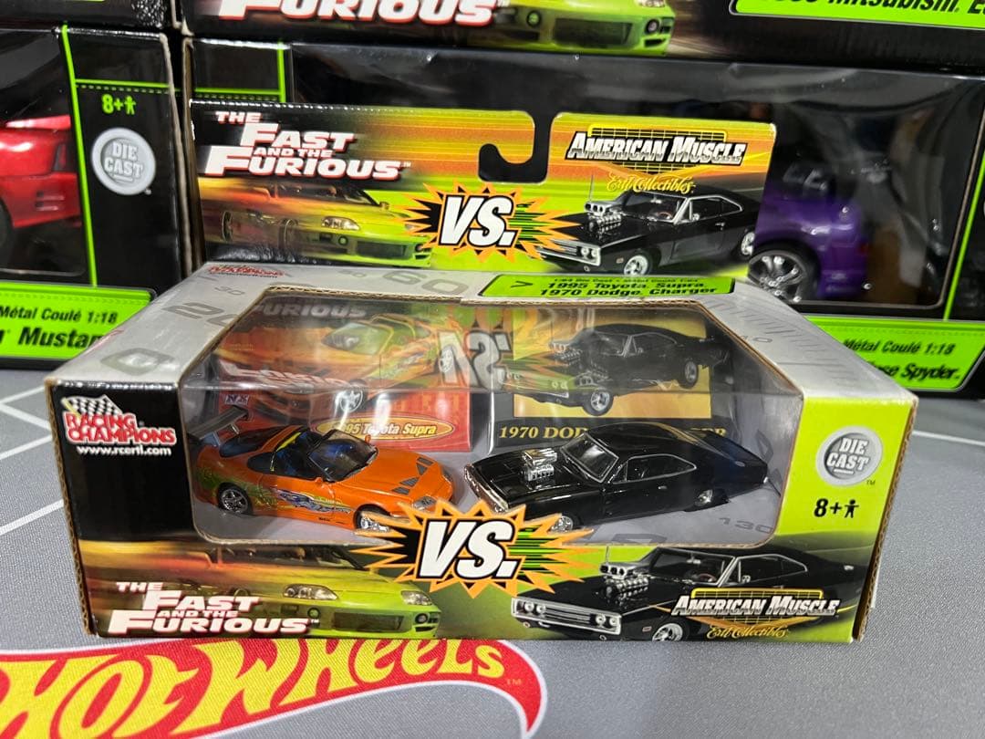 ミニカー FAST&FURIOUS SUPRA VS DODGE